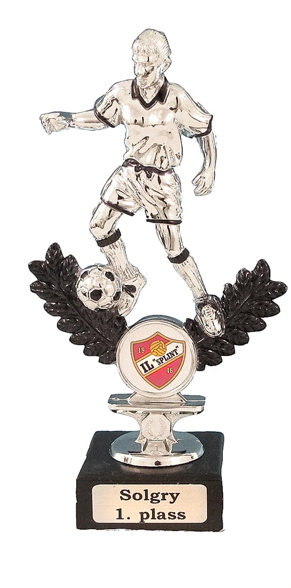 DAME FOTBALLSTATUETT 17 CM rest