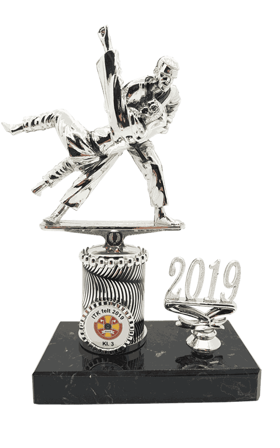 Judostatuetter med årets årstall 4 størrelser